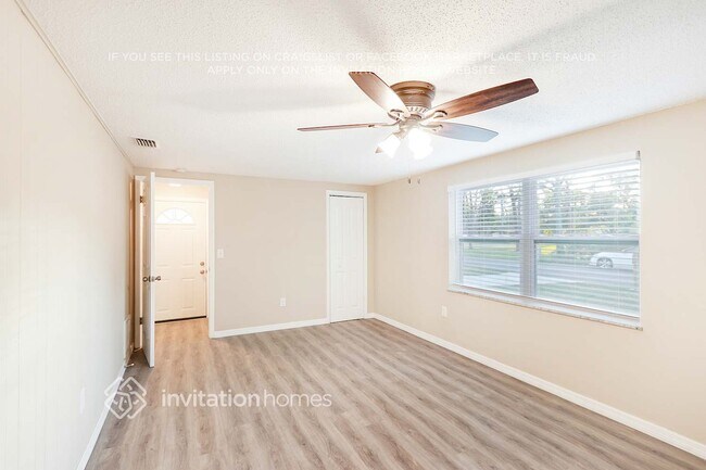 Building Photo - 15740 Sea Pines Dr