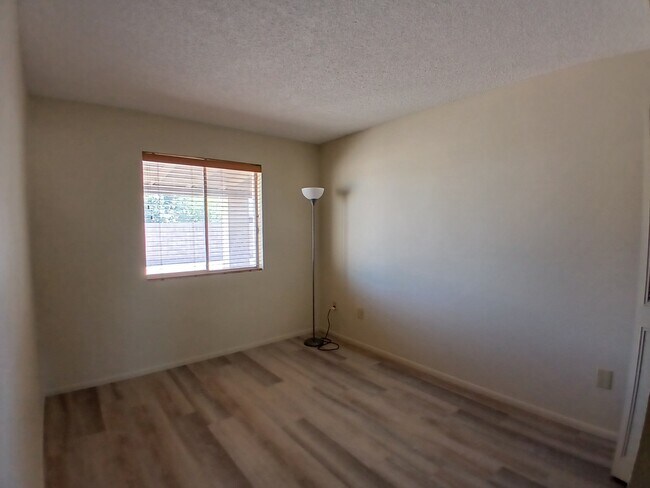 Building Photo - 3515 E Cortez St