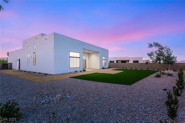 Building Photo - 10793 Vista Altura Ave