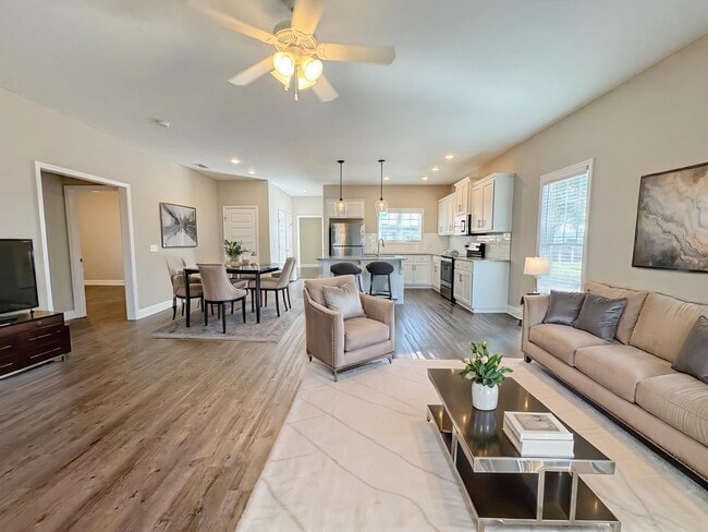 Primary Photo - 36 Grove Cir