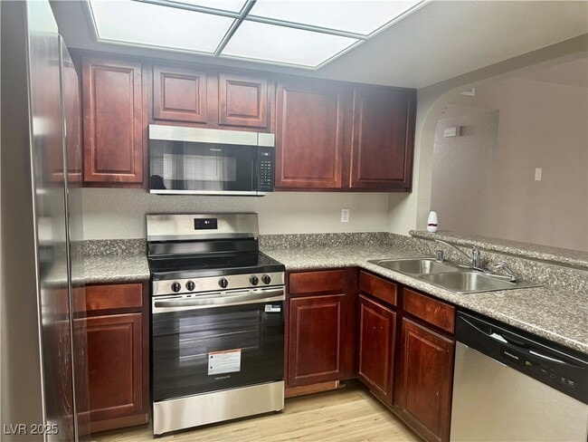 Building Photo - 2112 Sunfish Dr