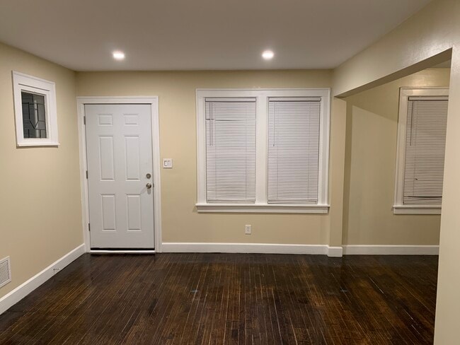 Living room - 17130 Munich St