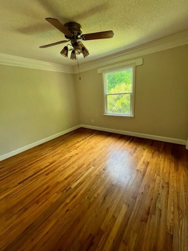 Building Photo - Luxury Ranch Living: Pool, Privacy & Premium Space