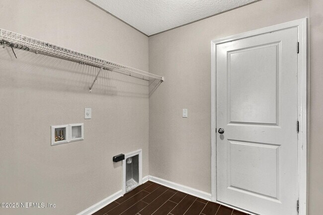 Building Photo - 157 Terracina Dr