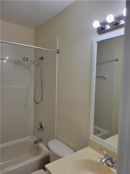 Building Photo - 2707 SW 82nd Ave