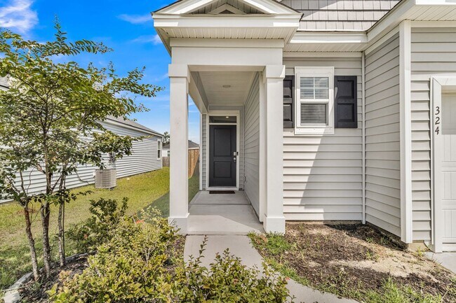 Building Photo - Modern Comfort in the Heart of Ladson