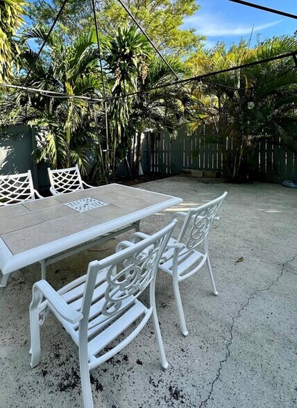 Building Photo - 1788 NE 169th St