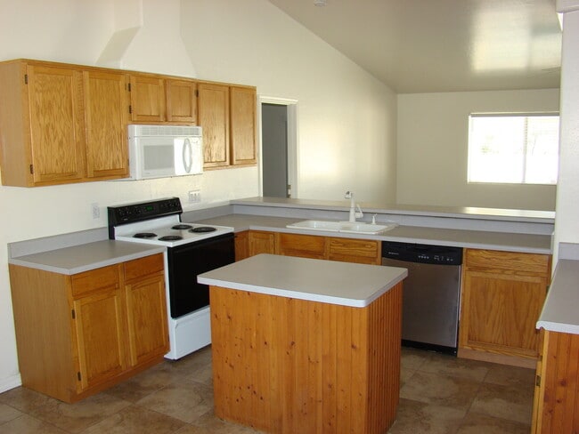 Building Photo - Coming Soon! DO NOT DISTURB TENANTS!