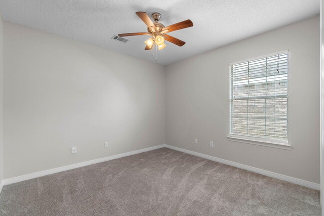 Building Photo - 1124 Bridlewood Path