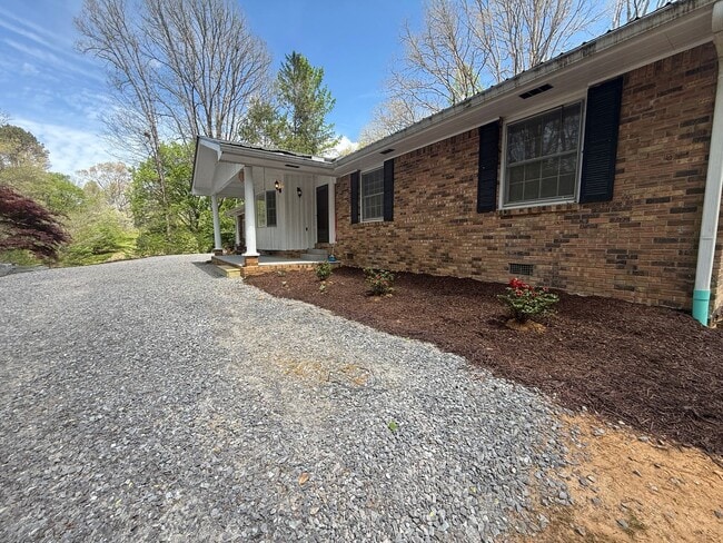 Building Photo - Lance Road Duplex