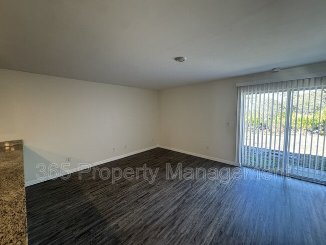 Building Photo - 1195 Highlands Rd