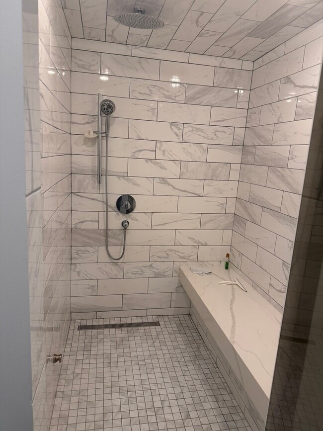 Building Photo - 525 Senon Dr