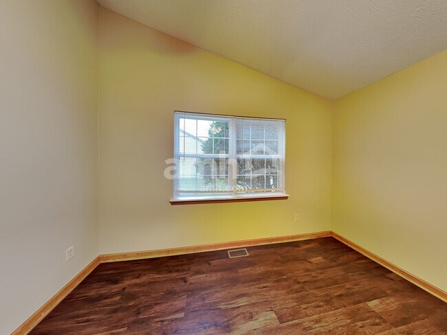 Building Photo - 464 E Quail Wood Ln