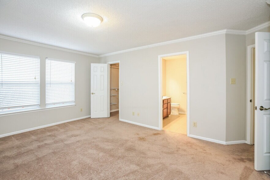 Building Photo - 14456 Orange Blossom Trail