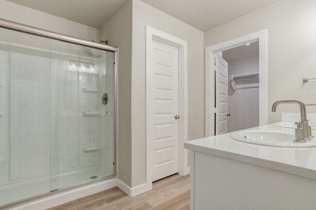 Building Photo - 4 Bed 2 Bath Home in South Lubbock! Extend...
