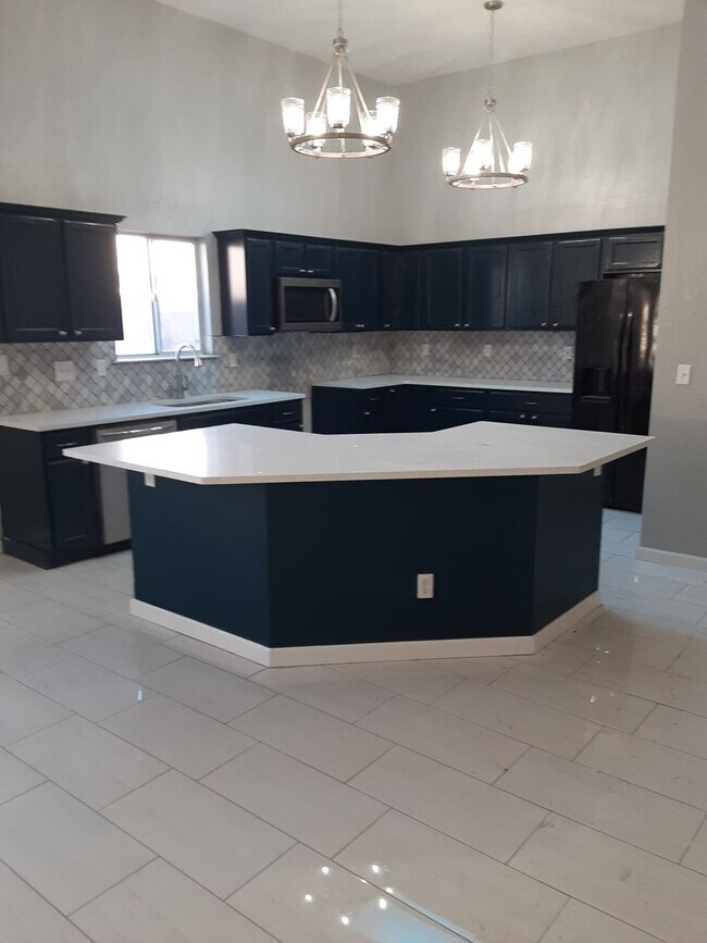 Building Photo - Corner Lot Home in Gated Santa Teresa