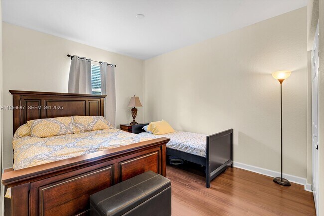 Building Photo - 363 NE 25th Terrace