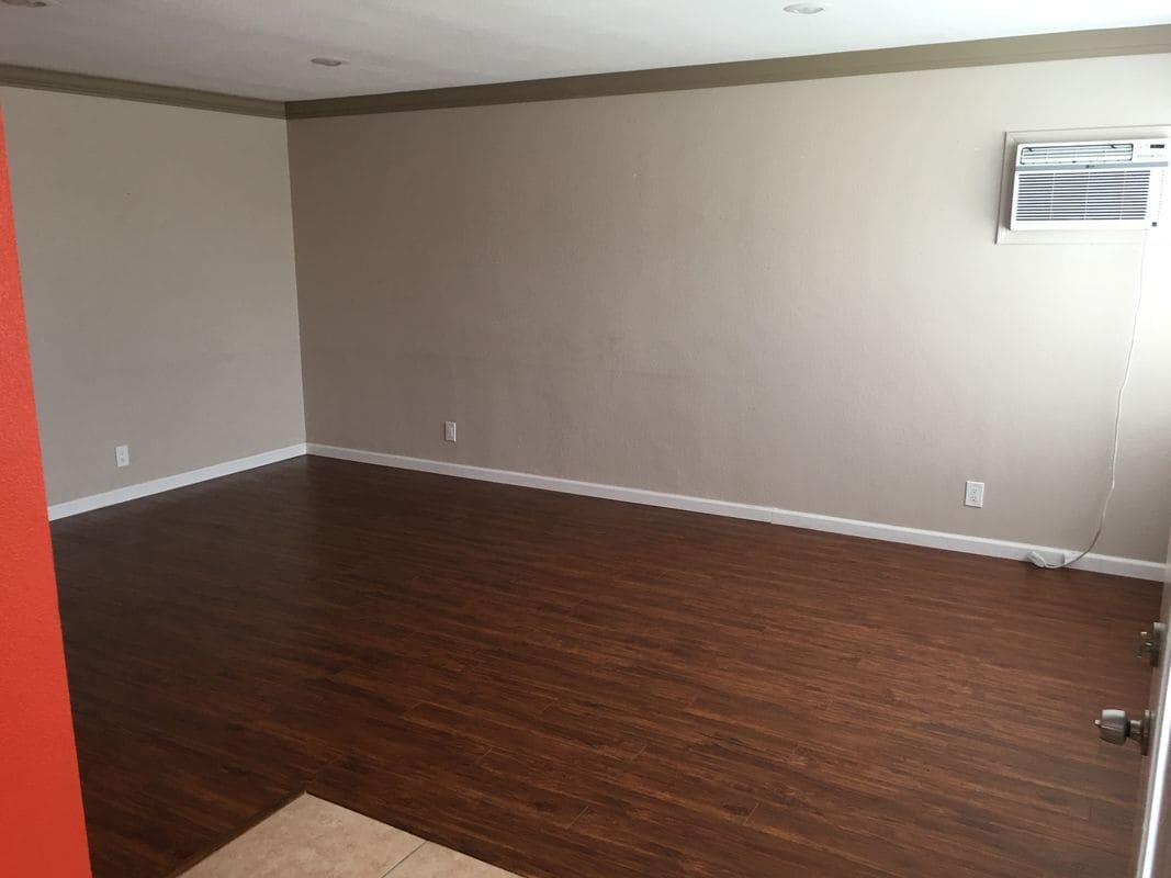 Building Photo - 642-648 W. 3rd St.