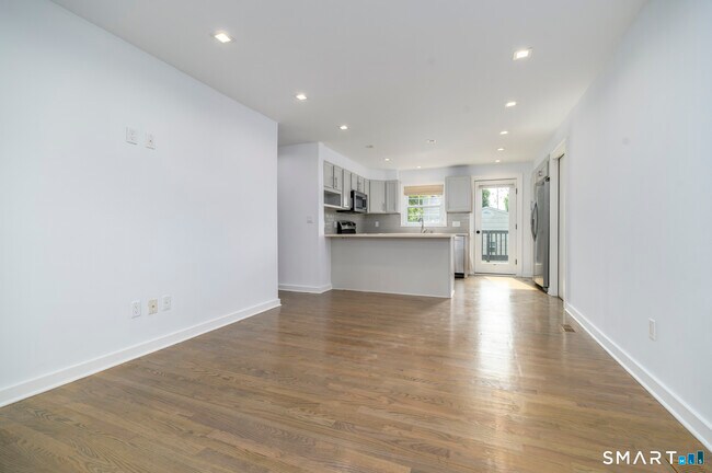 Building Photo - 34 Pine Hill Ave