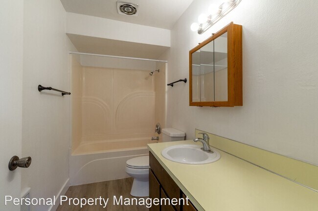 Building Photo - 3 br, 1 bath House - 515 Woodside Terrace