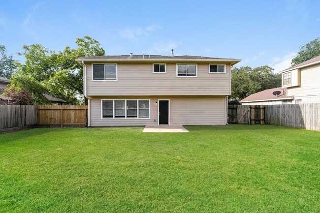 Building Photo - 16826 Rockstone
