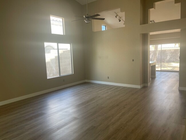 Building Photo - 2226 Crown Valley Ln