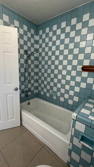 Building Photo - 10063 Faywood St