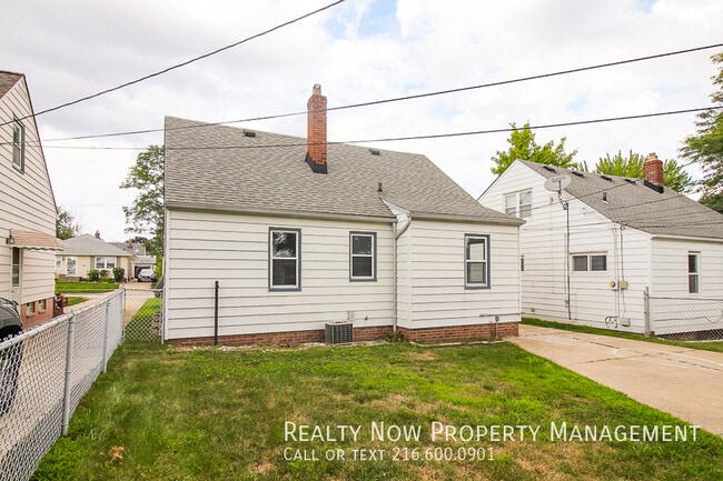 Building Photo - 11912 Derby Rd