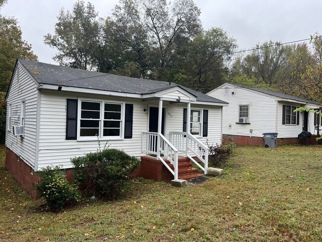 Building Photo - Single-Family Home: Near Shopping, Movie T...