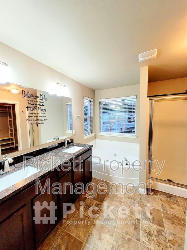 Building Photo - 3990 Maritime Dr