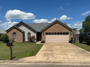 Building Photo - Charming 3-bedroom, 2-bath home located in the heart of Searcy!