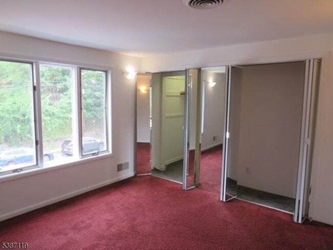 Building Photo - 84 Corabelle Ave