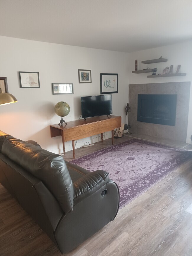 Building Photo - 3000 Regatta Ln