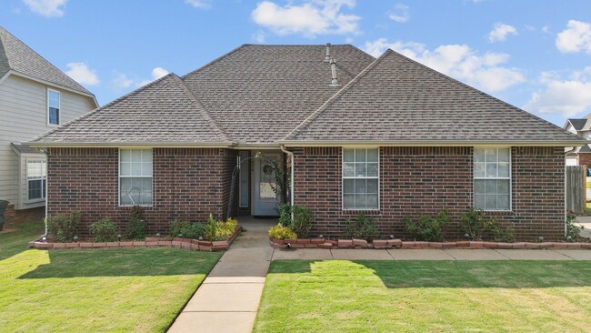 Primary Photo - Spacious Home in South Tulsa