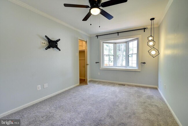 Building Photo - 618 Worchester St