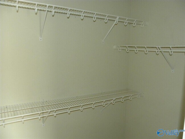 Building Photo - 105 Fawn Forest Dr