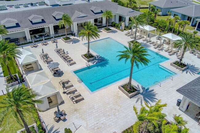 Building Photo - 9901 Regency Wy