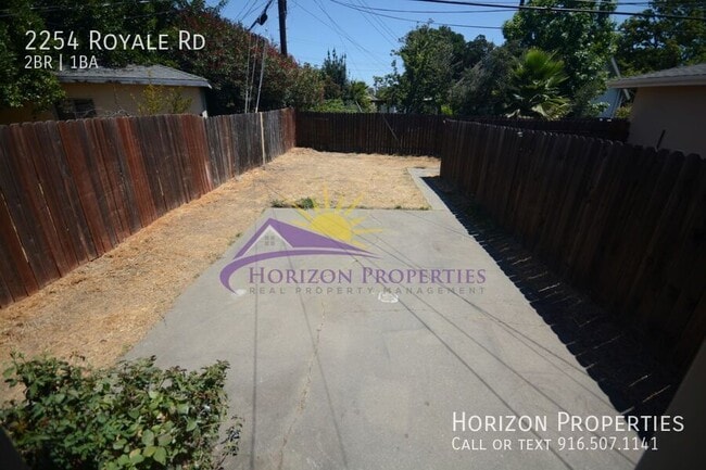 Building Photo - 2254 Royale Rd