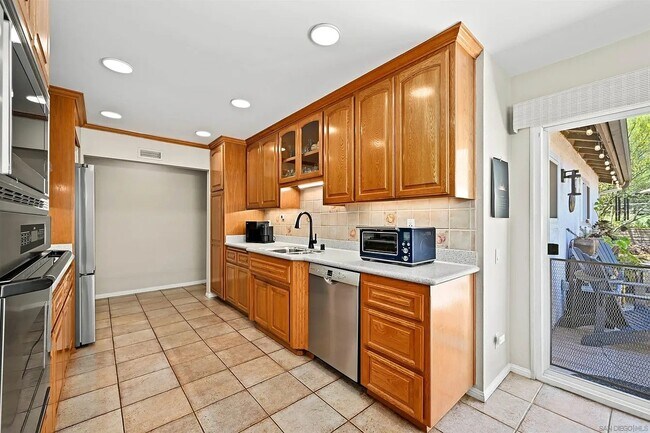 Building Photo - 462 Dewane Dr