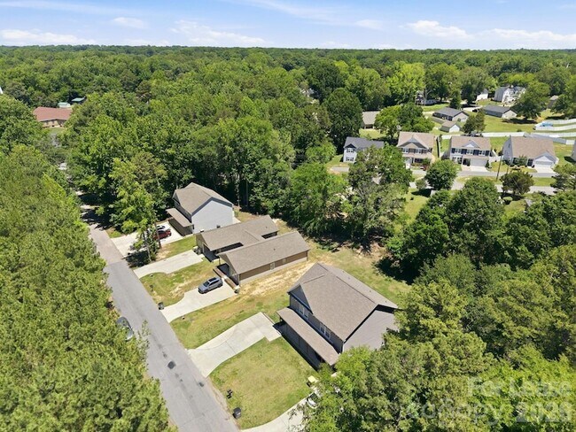 Building Photo - 1361 Ontario Dr