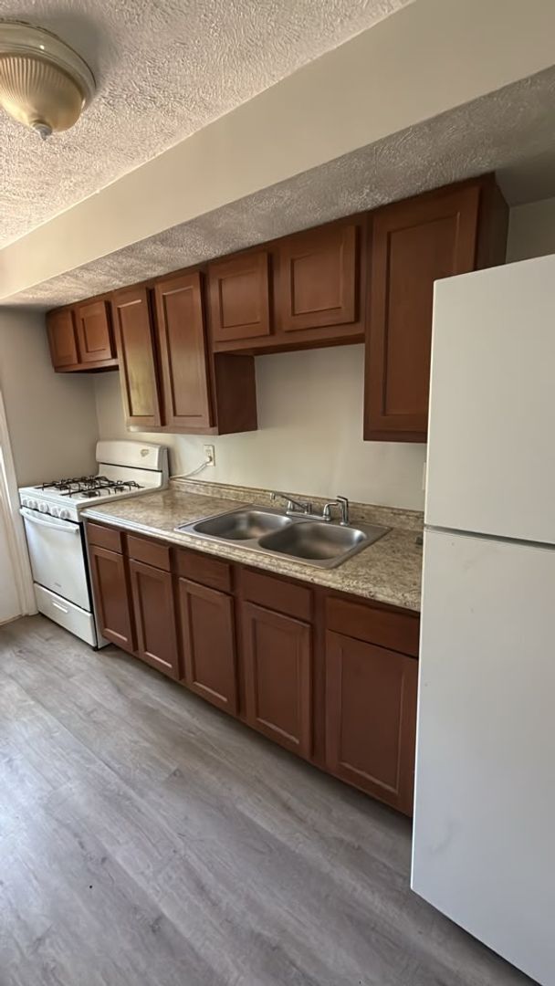 Building Photo - 3BD 1BA house in Penn Hills!!