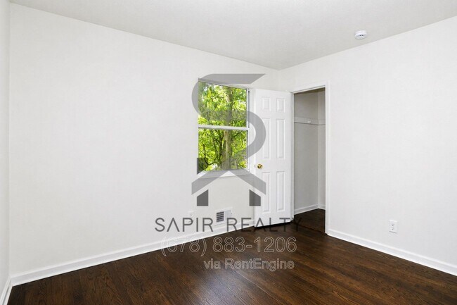 Building Photo - 2840 Alexandria Dr SW