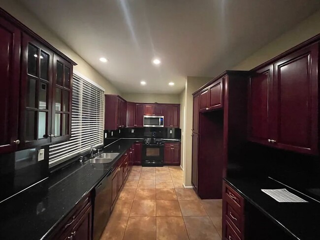 Building Photo - 7211 Blossom Ct