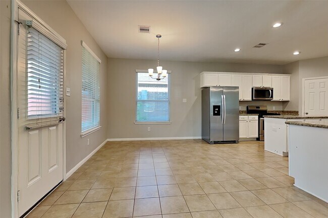 Building Photo - 21458 Hunter Hart Dr
