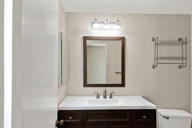 Building Photo - 72896 Tamarisk St