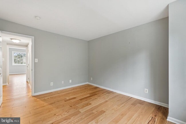 Building Photo - 1473C N Van Dorn St