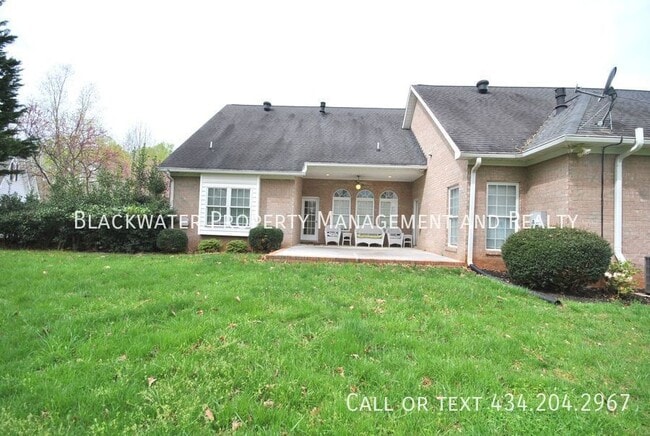 Building Photo - Beautiful Home in Lake Vista