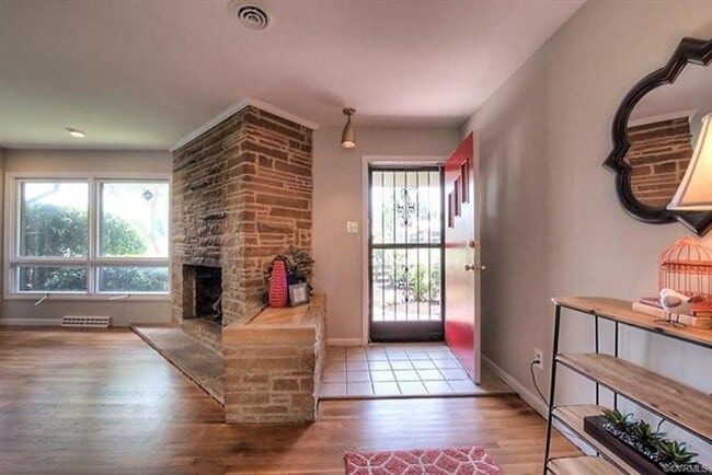 Building Photo - Spacious and Updated Home In Mechanicsville