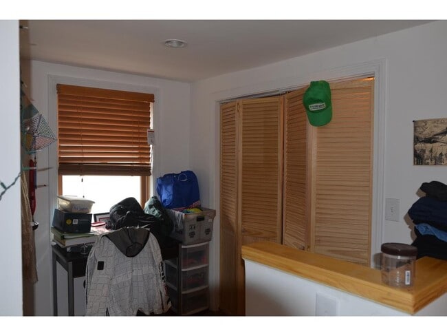 Building Photo - 58 Beech St