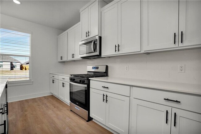 Building Photo - 4805 W Sturgeon St